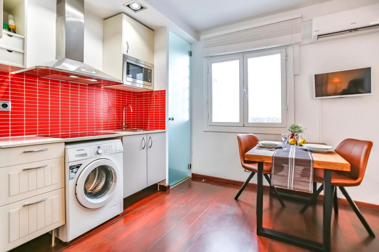 Ghat Apartments Montroig Сіджас Екстер'єр фото